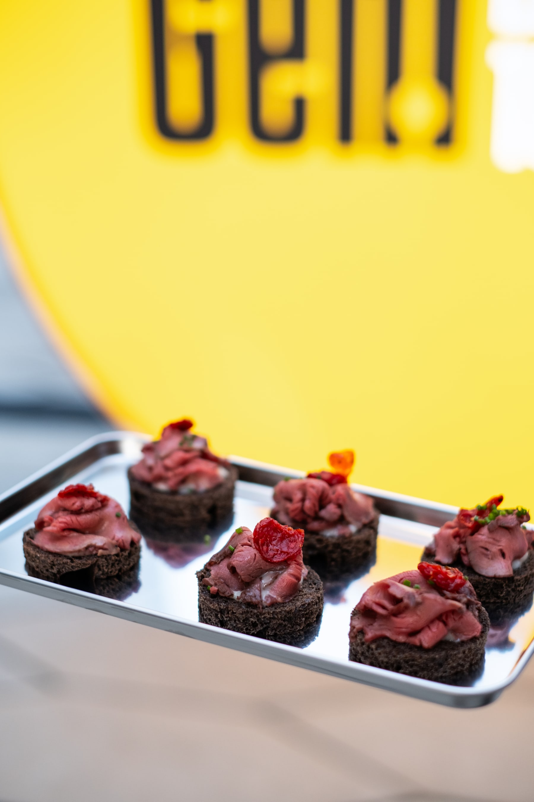 Жарқын Gen.T-сценографиясы аясындағы Good Catering канапесі
